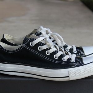 Black Converse Tennis Shoes